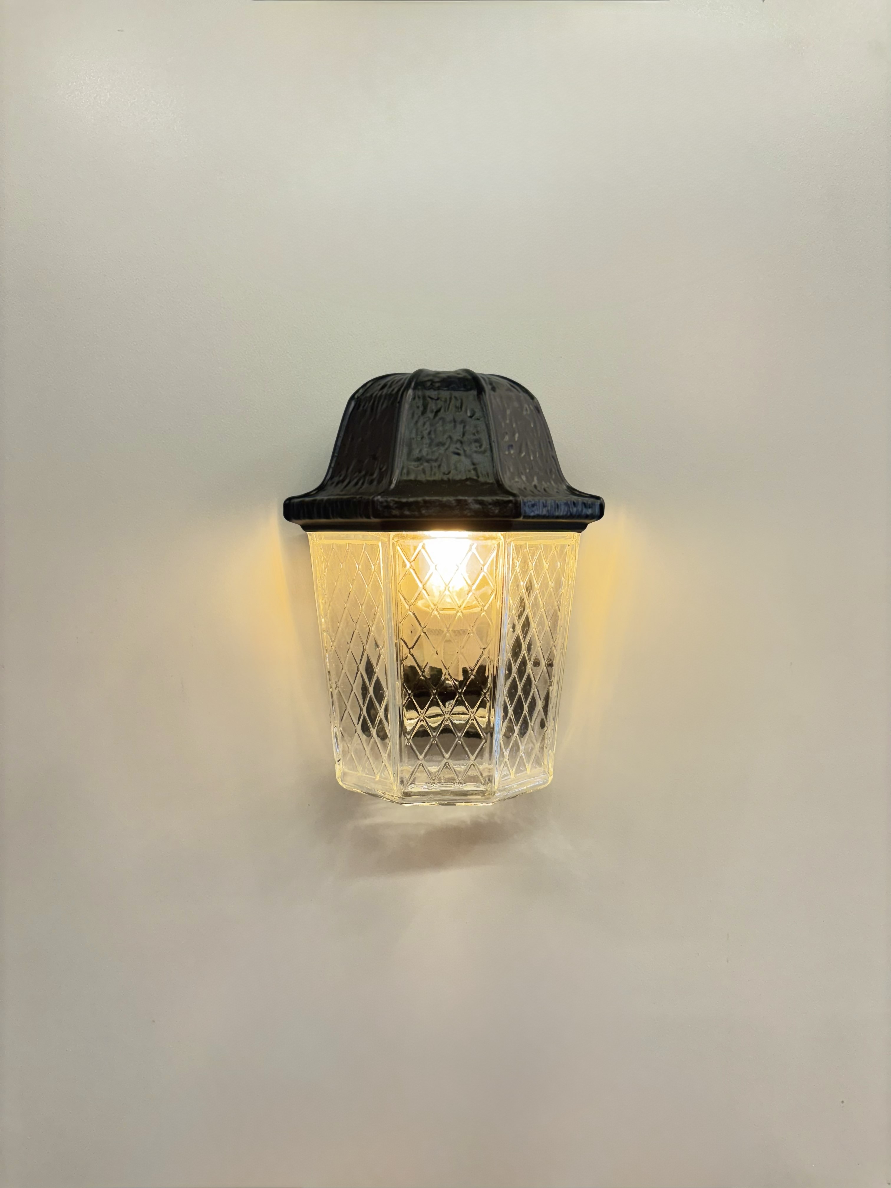 Aon Classic Glass Wall Sconce