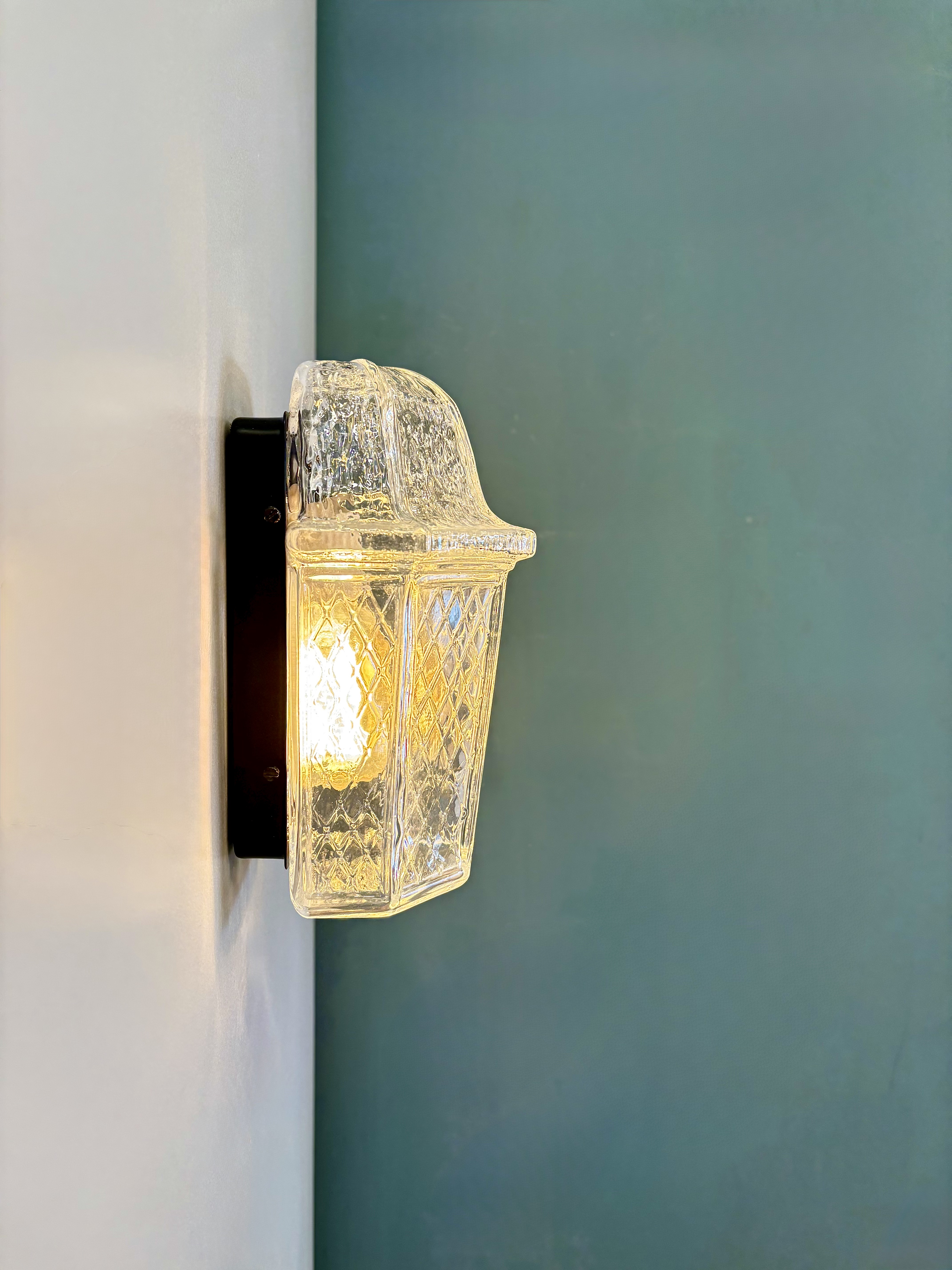 Aon II Classic Glass Wall Sconce