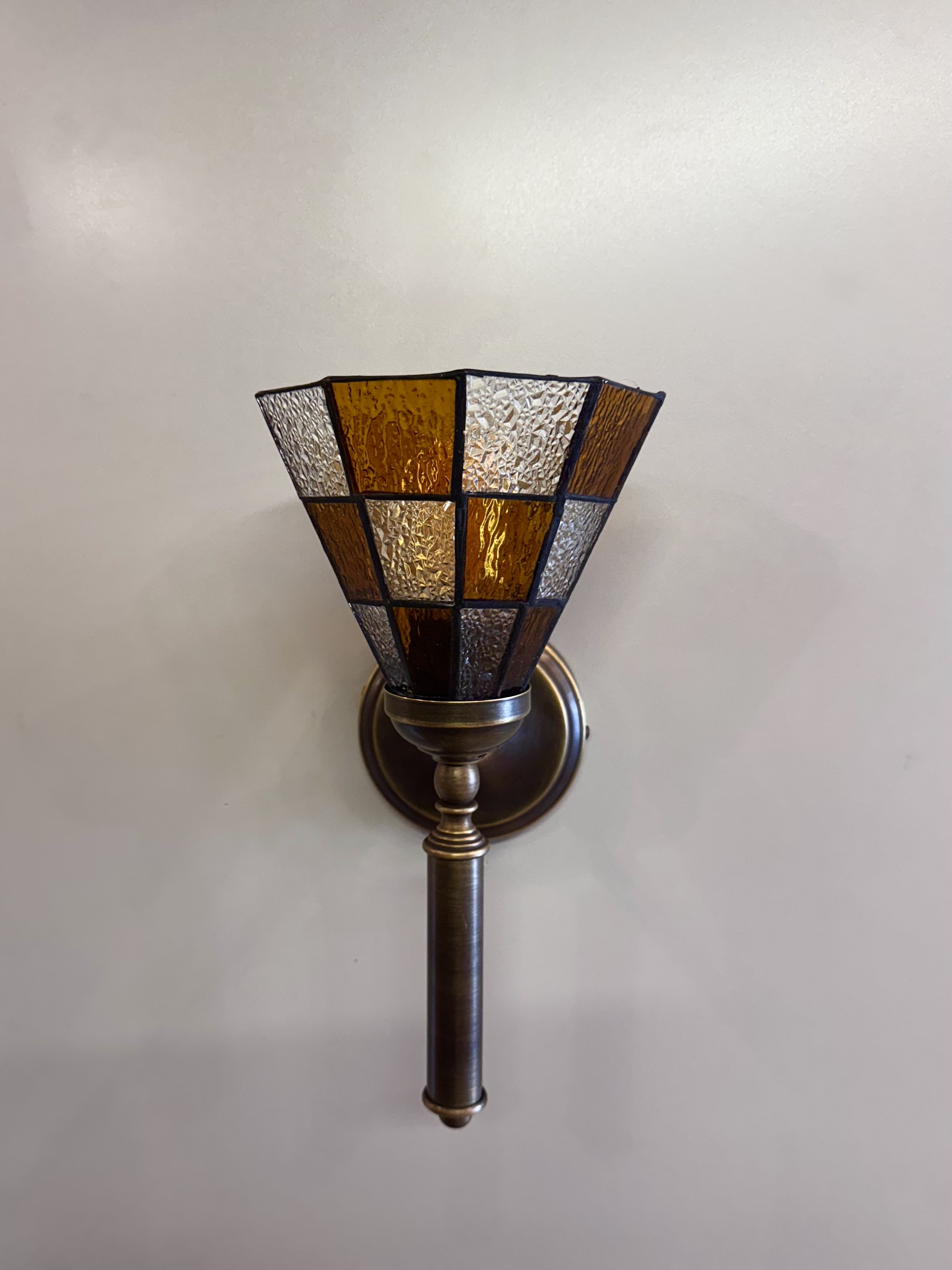 Capo II Traditional Stained Glass Wall Sconce