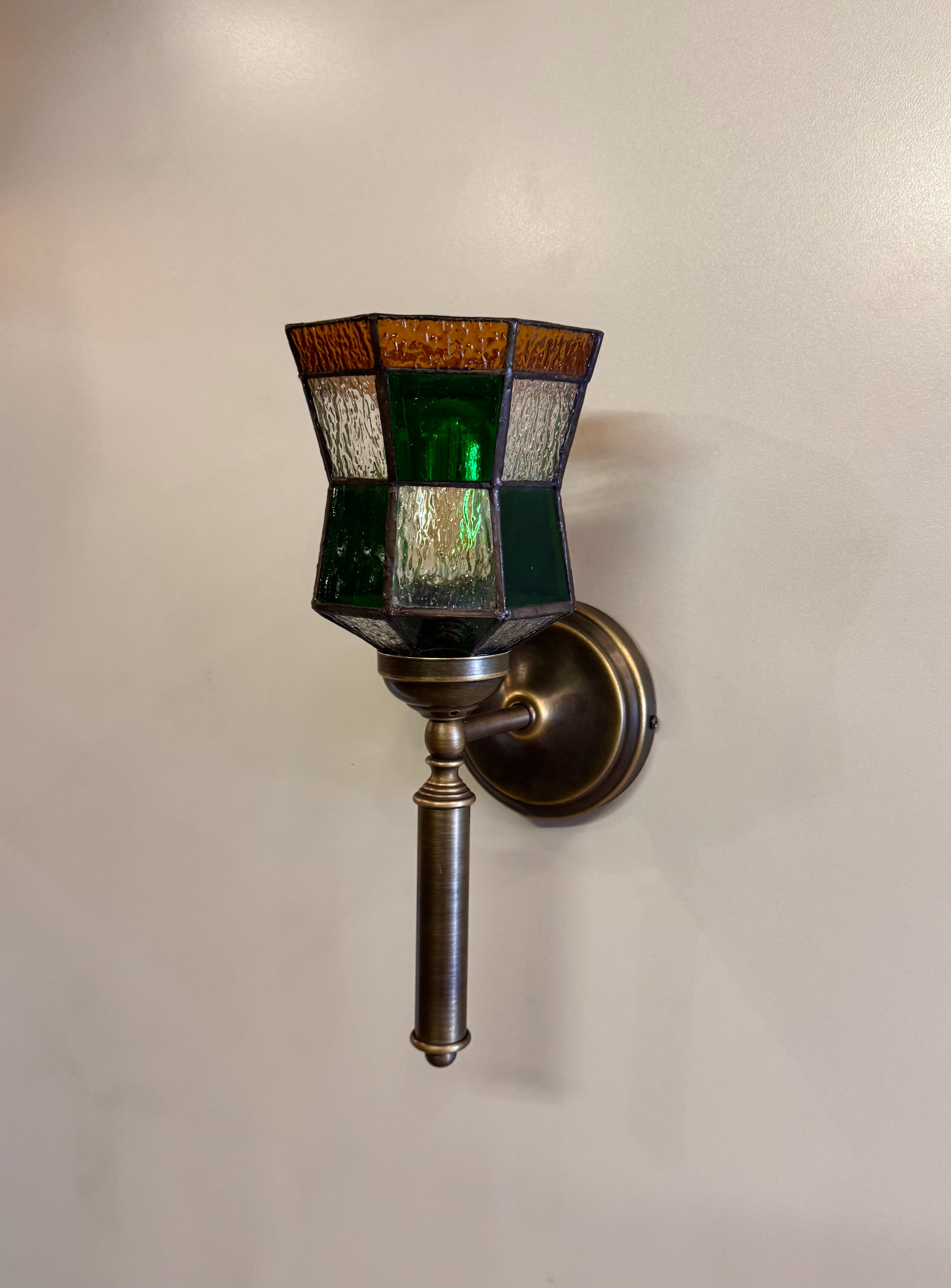 Capo III Traditional Stained Glass Wall Sconce