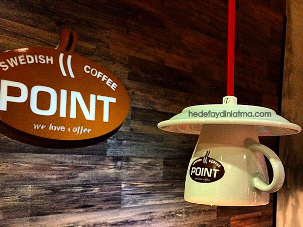 Coffee cup wall light